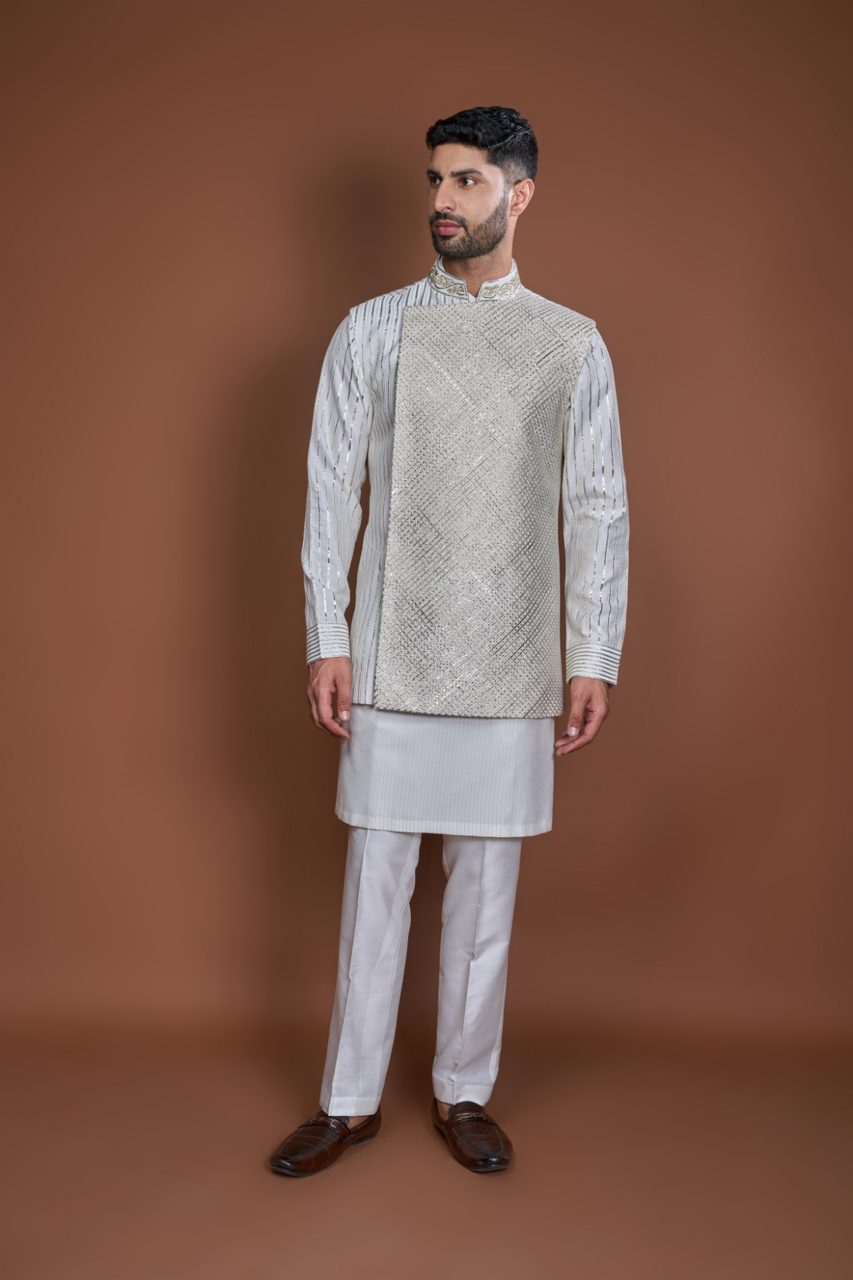 Off white thread textured bandi kurta set