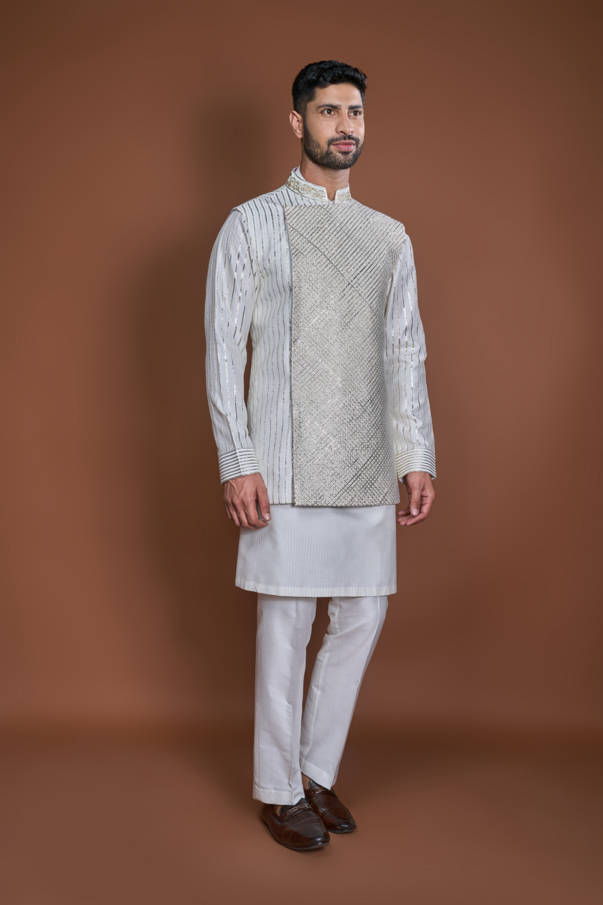 Off white thread textured bandi kurta set