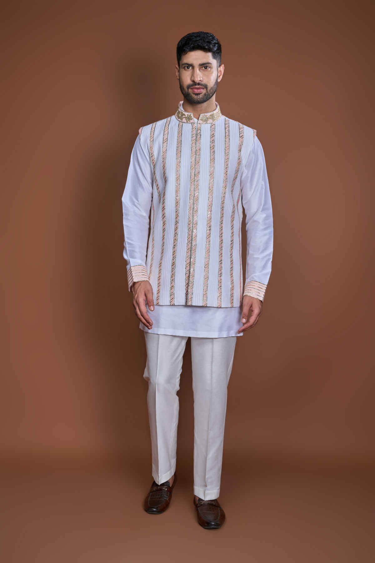 Off white peach zari textured bandi kurta set