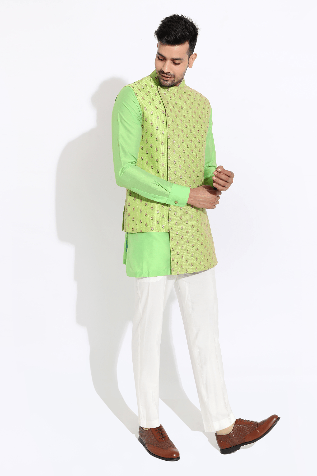 Bright green bandi, Green kurta,off-white aligarhi - Kunal Anil Tanna